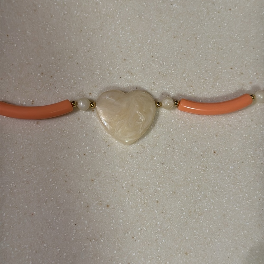 Avon 1988 Vintage Coral Heart Pendant Beaded Necklace - Picture 6 of 10